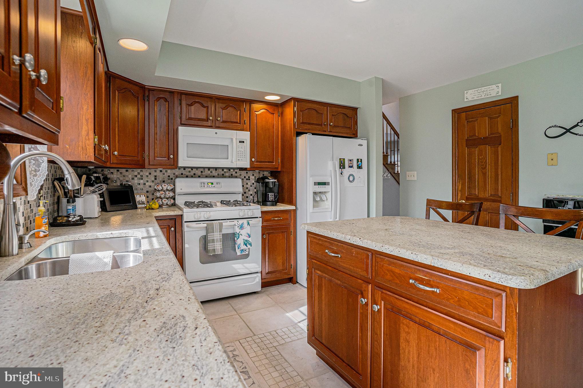 1216 RIVERVIEW DRIVE