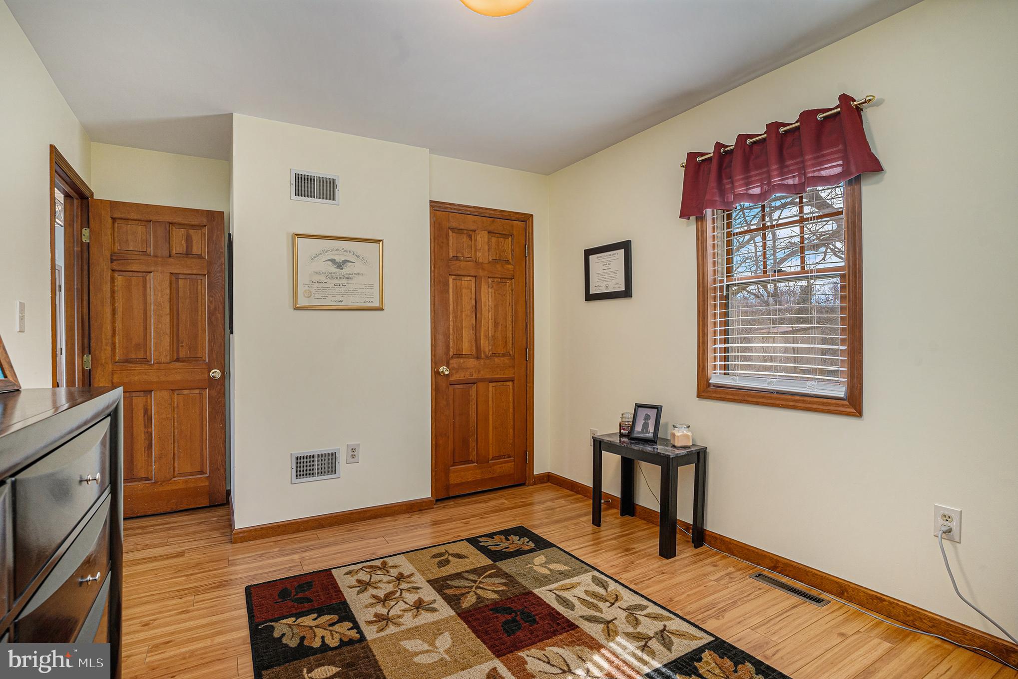 1216 RIVERVIEW DRIVE