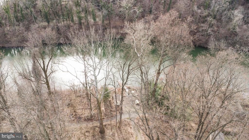 1216 RIVERVIEW DRIVE
