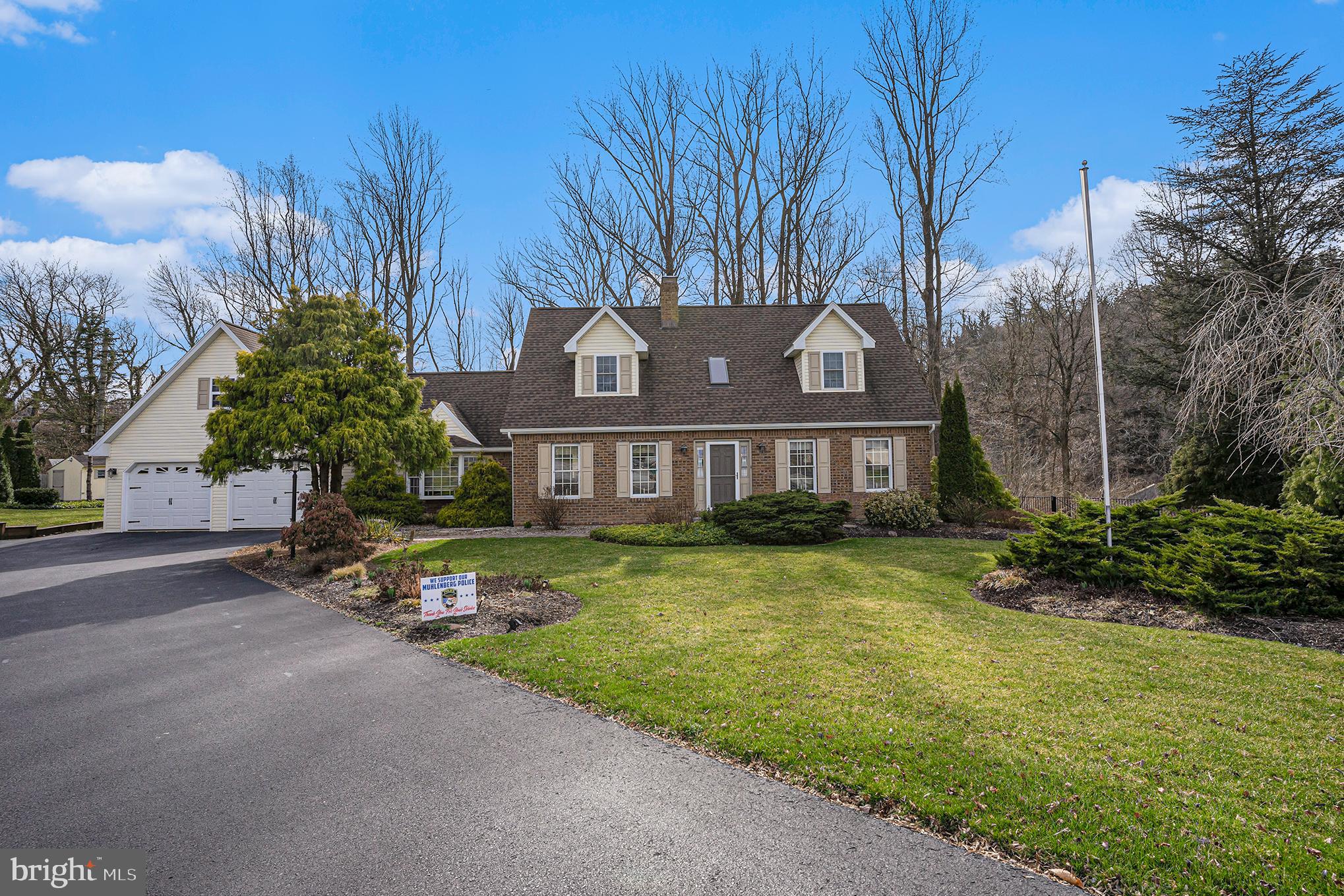 1216 RIVERVIEW DRIVE