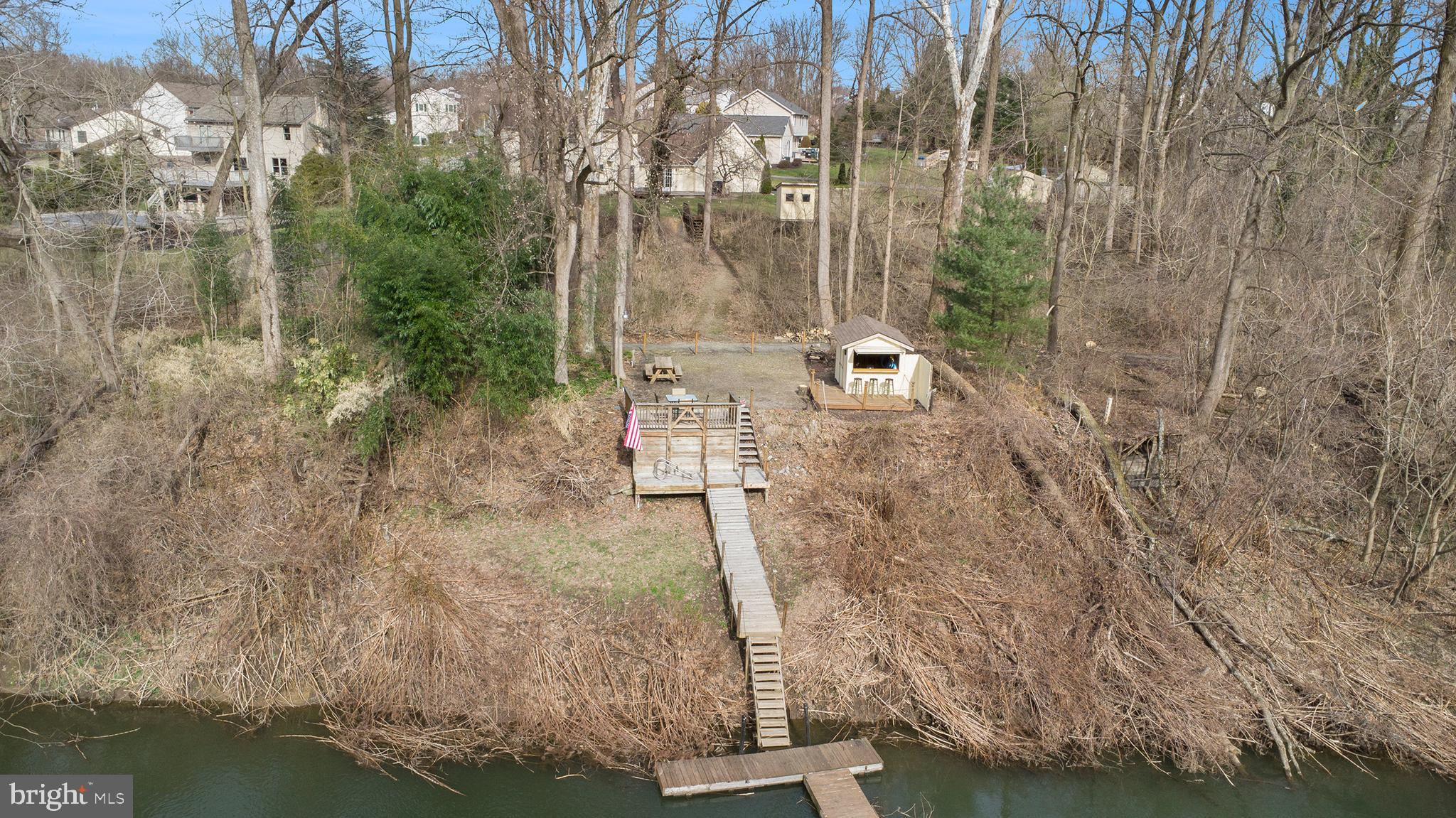 1216 RIVERVIEW DRIVE