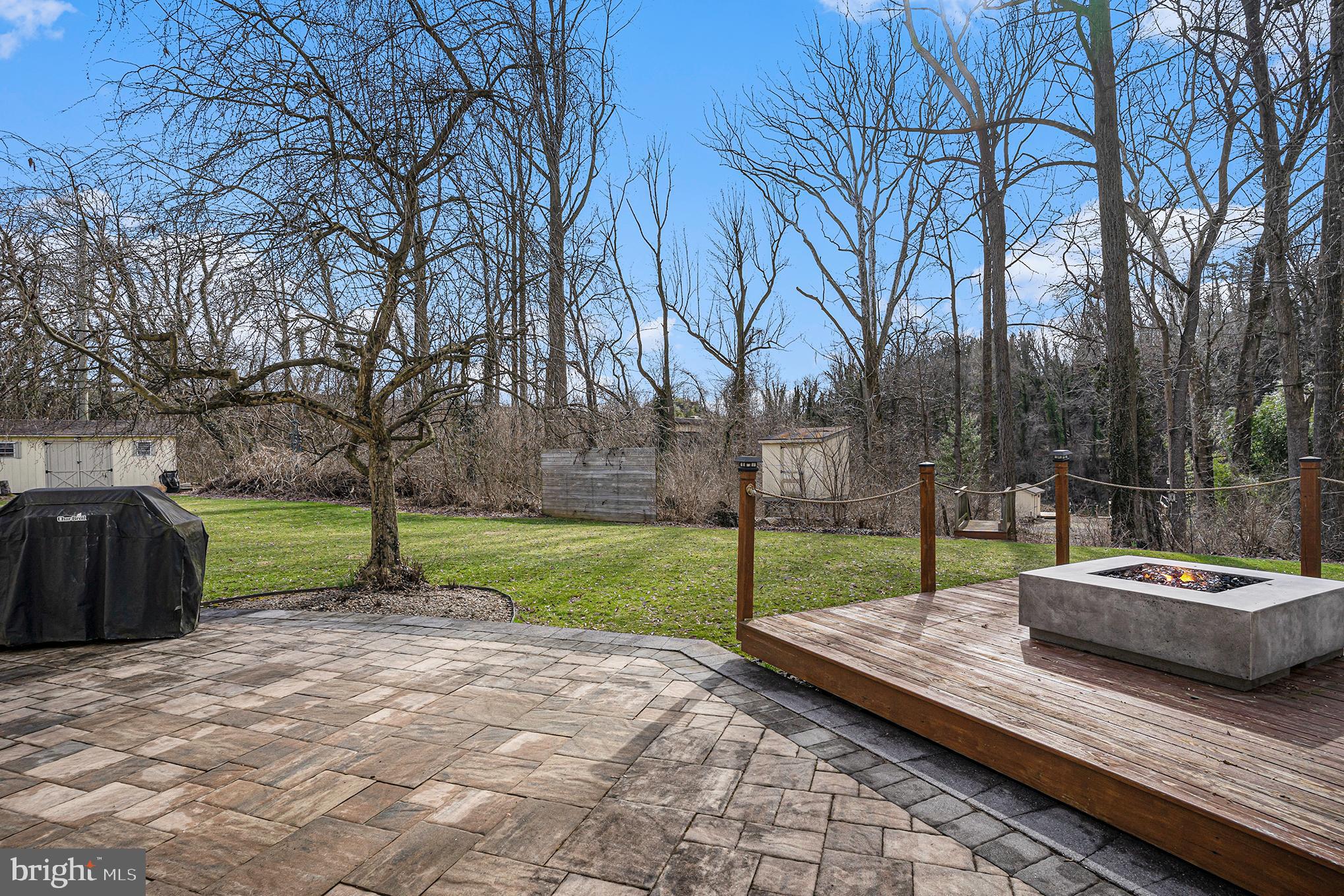 1216 RIVERVIEW DRIVE