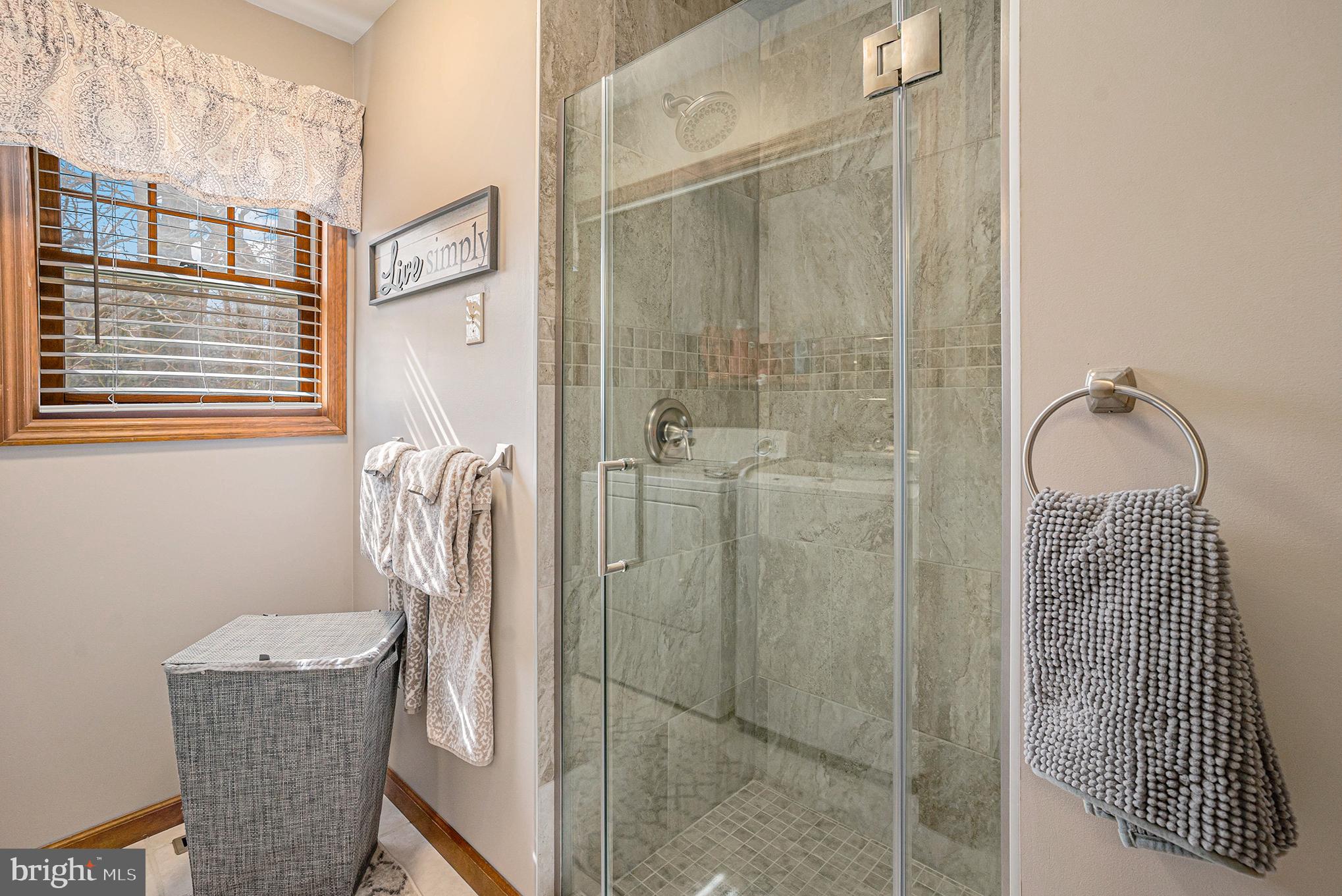 1216 RIVERVIEW DRIVE