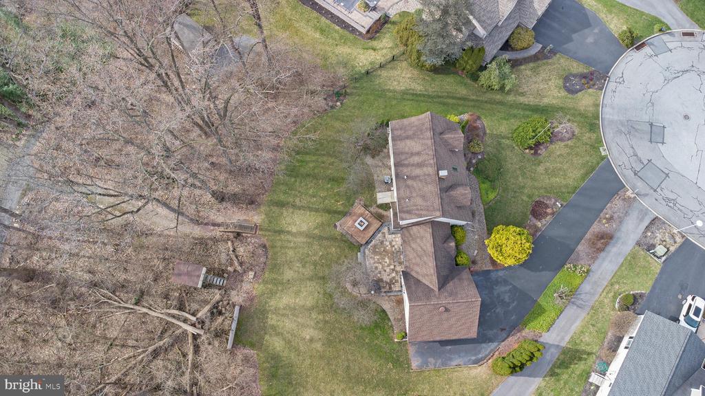 1216 RIVERVIEW DRIVE