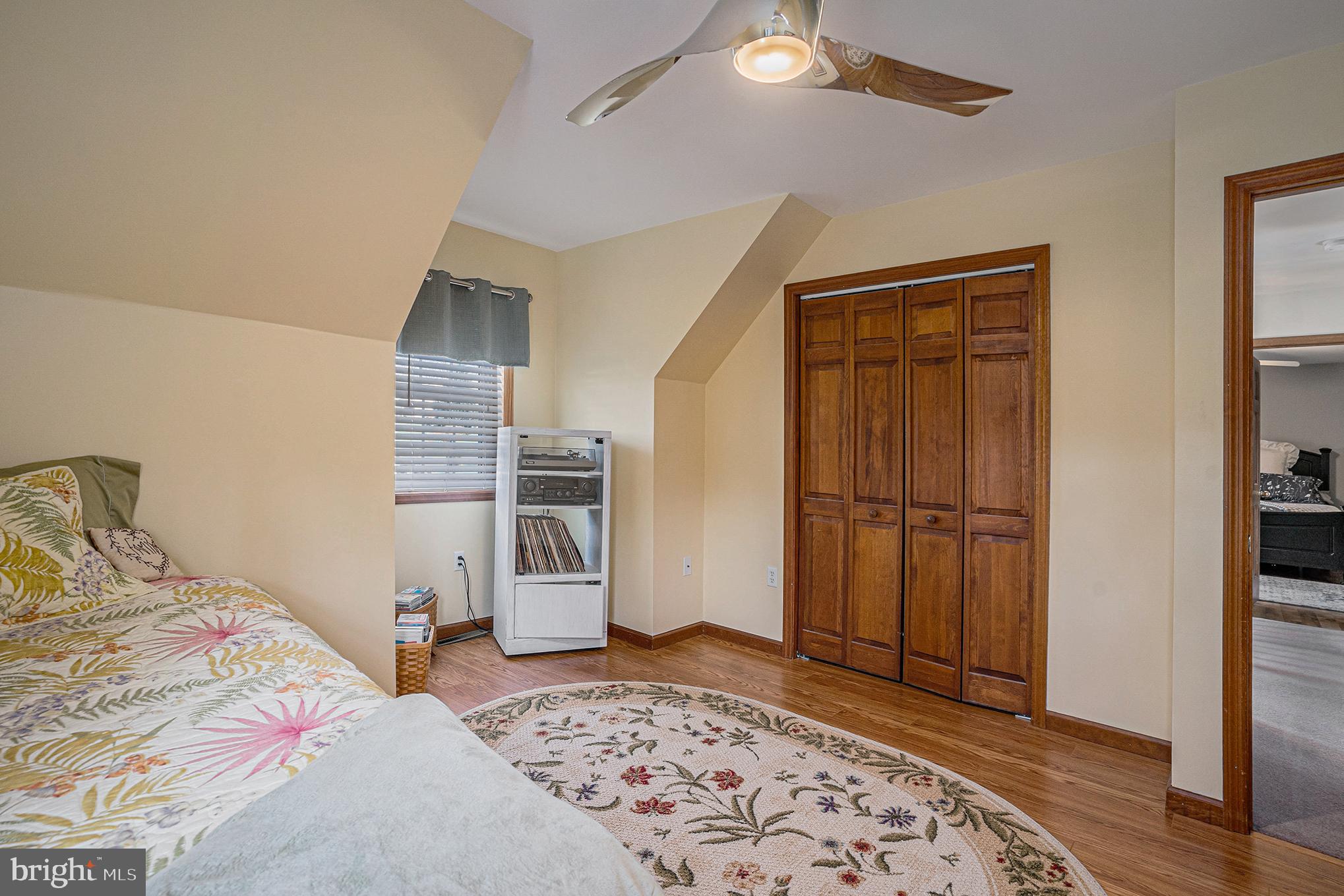 1216 RIVERVIEW DRIVE