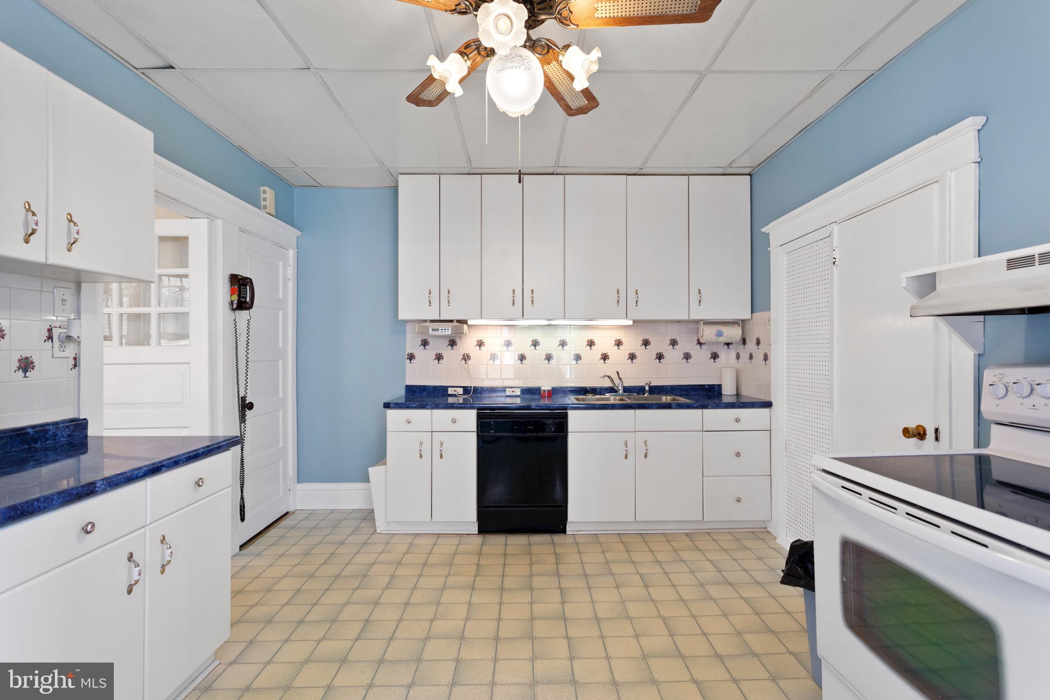 516 E 4TH STREET