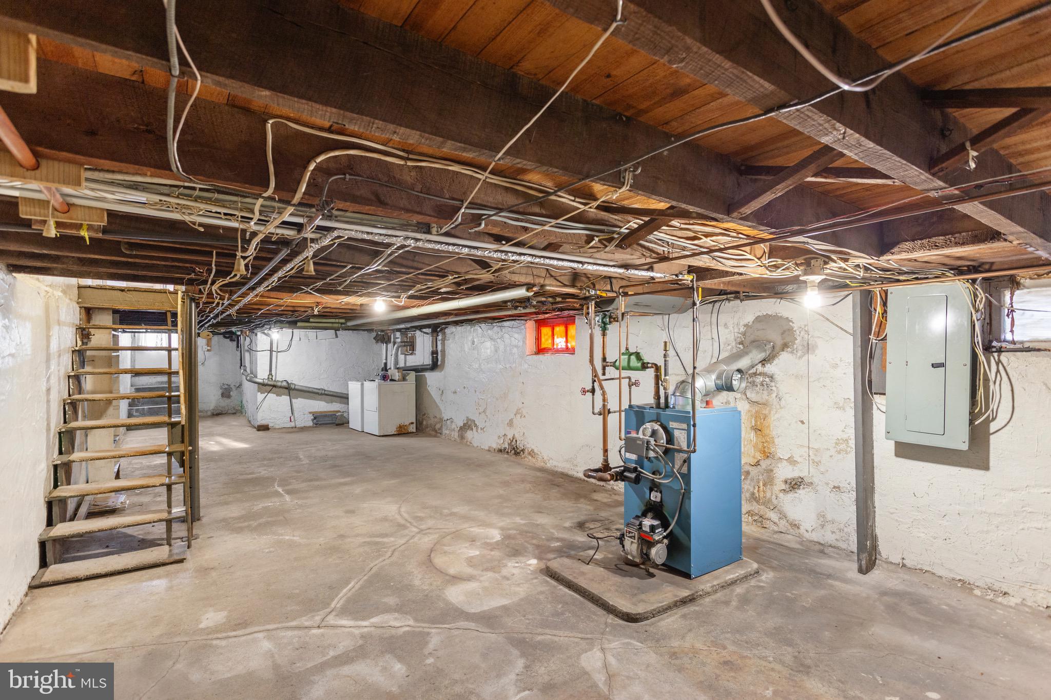 516 E 4TH STREET