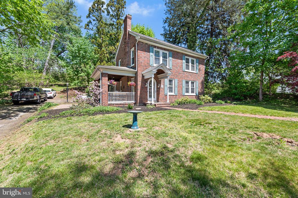 383 W PHILADELPHIA AVENUE