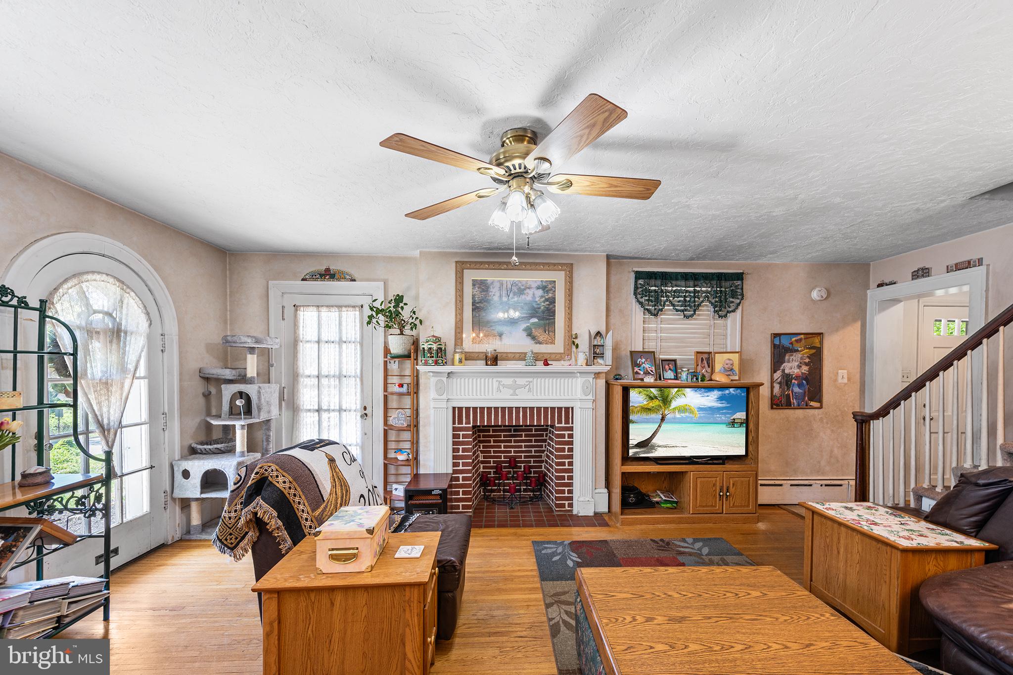 383 W PHILADELPHIA AVENUE