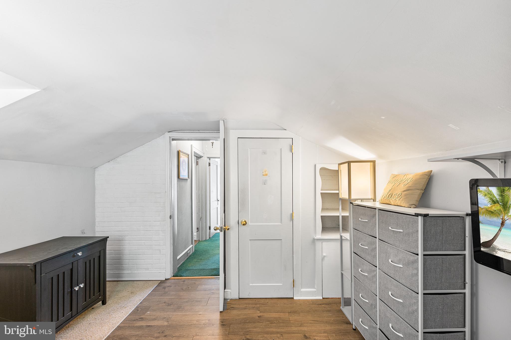 383 W PHILADELPHIA AVENUE