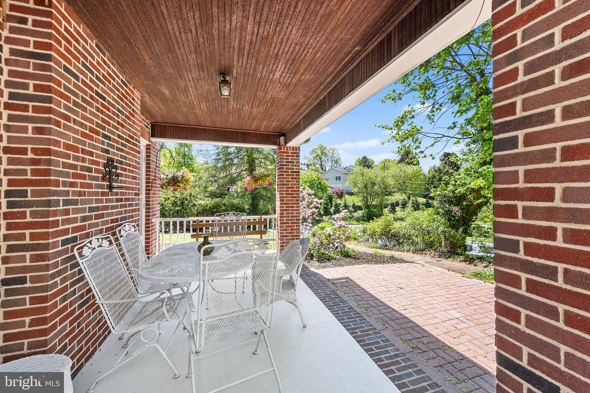 383 W PHILADELPHIA AVENUE