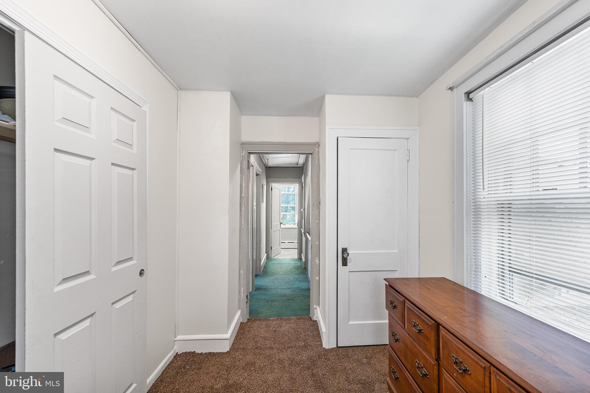 383 W PHILADELPHIA AVENUE