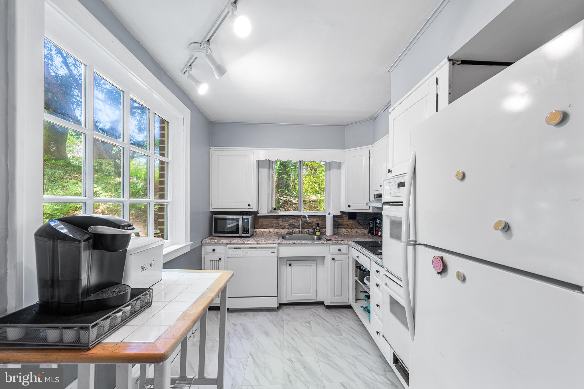 383 W PHILADELPHIA AVENUE