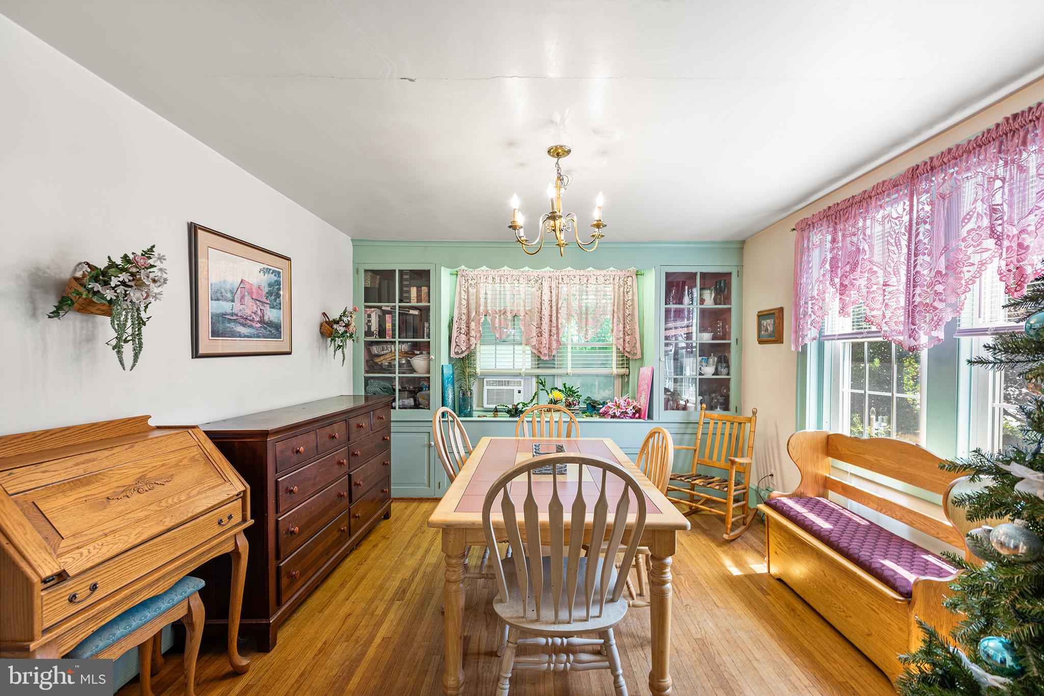 383 W PHILADELPHIA AVENUE