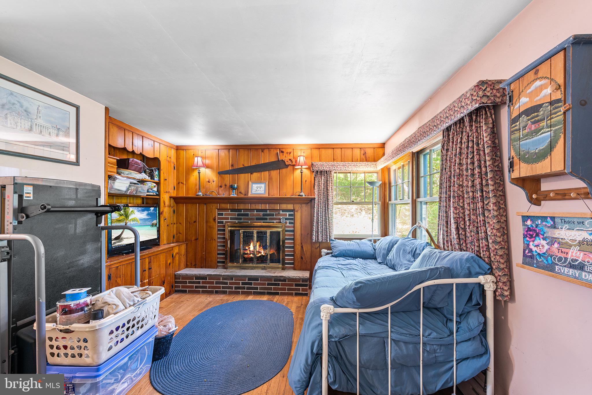 383 W PHILADELPHIA AVENUE