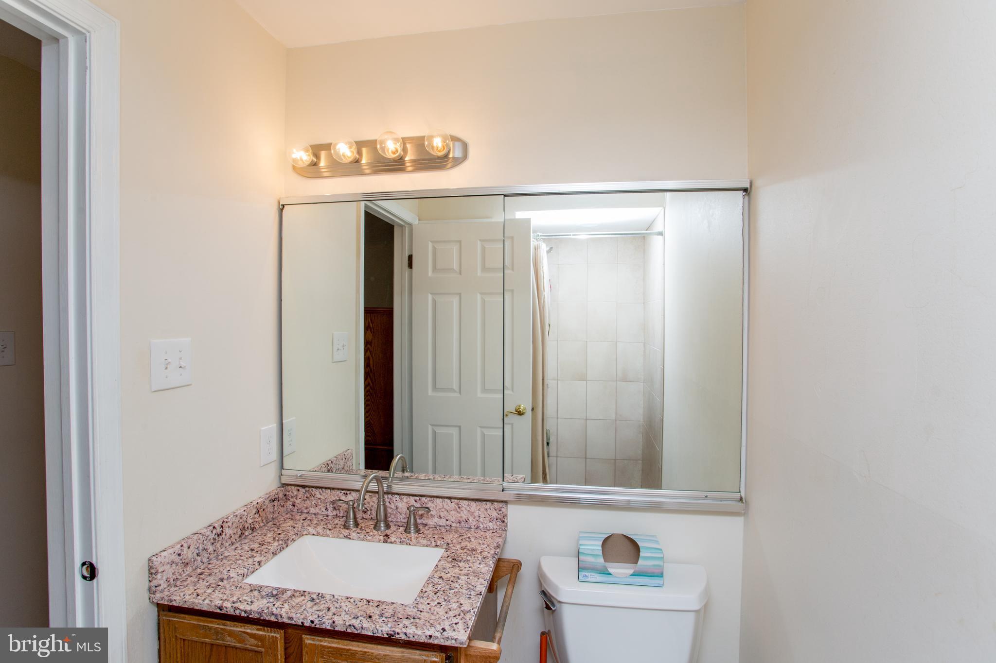 2401 GREENSWARD N A7