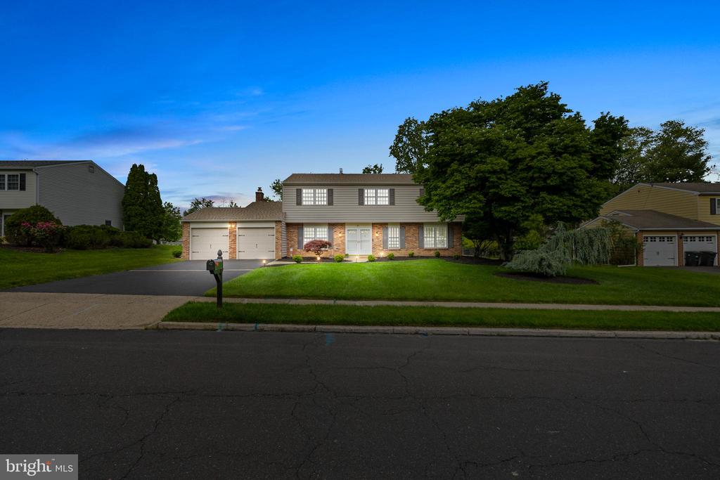 81 KINGSCLERE DRIVE