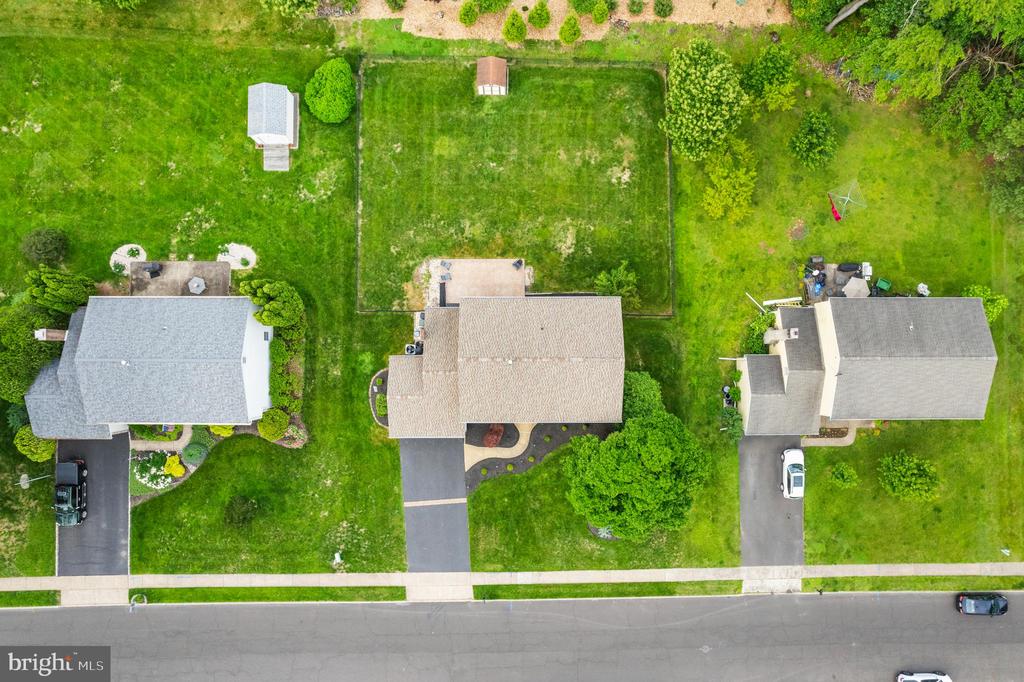 81 KINGSCLERE DRIVE