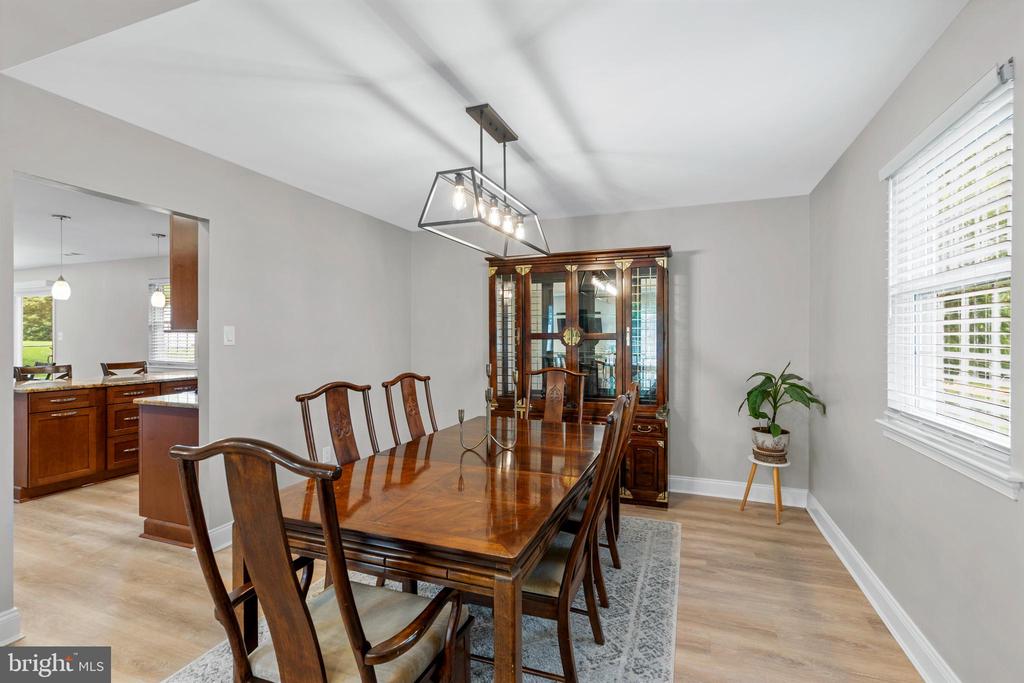 81 KINGSCLERE DRIVE