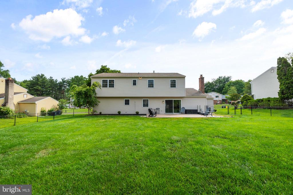 81 KINGSCLERE DRIVE
