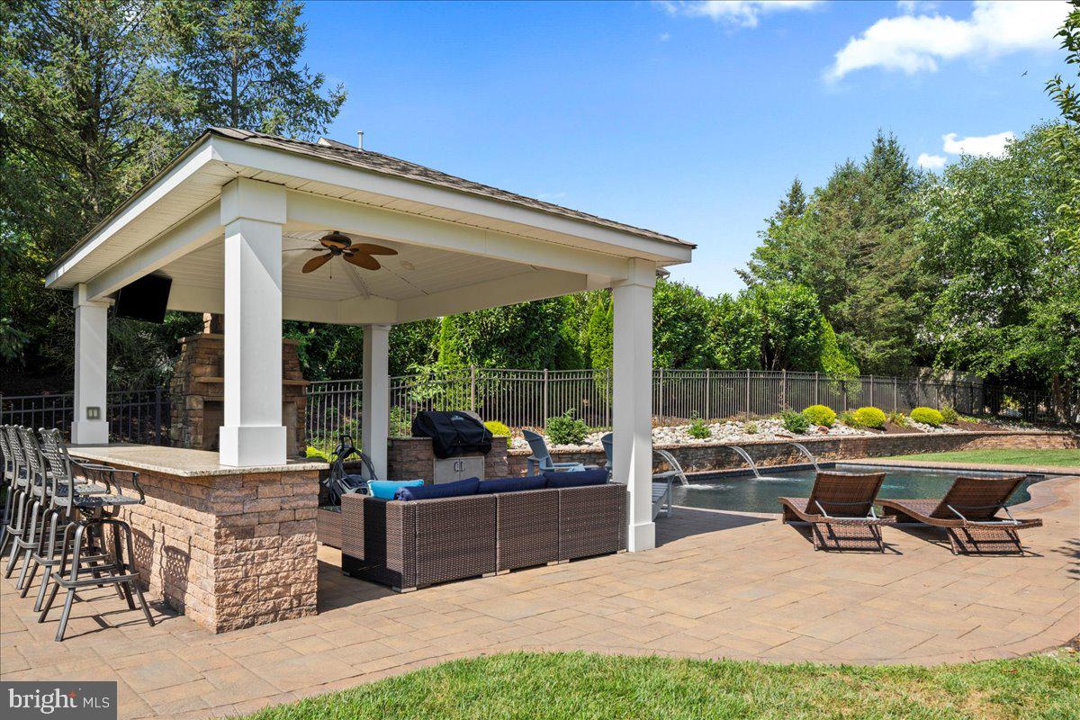 107 COACHLIGHT CIRCLE