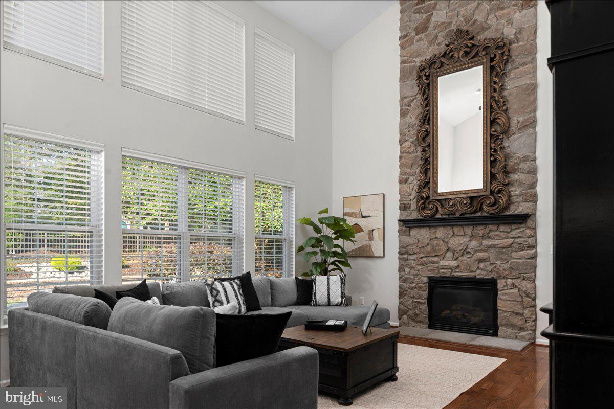 107 COACHLIGHT CIRCLE