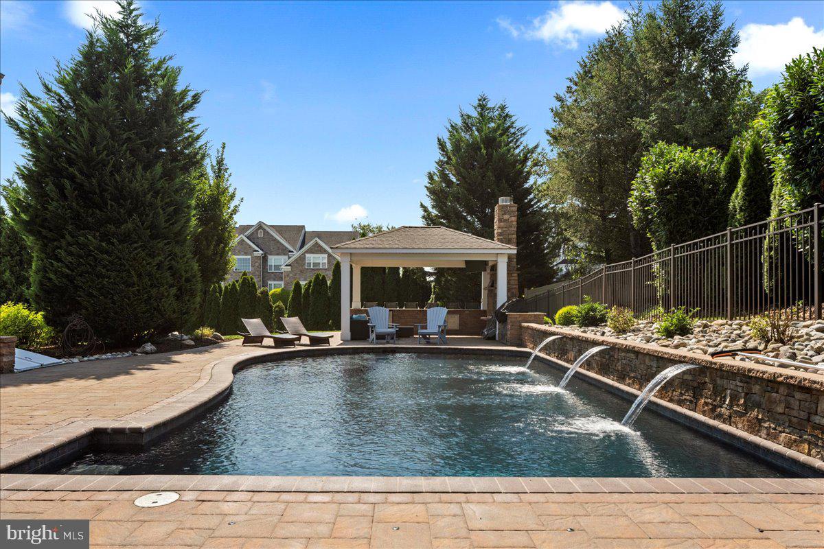 107 COACHLIGHT CIRCLE