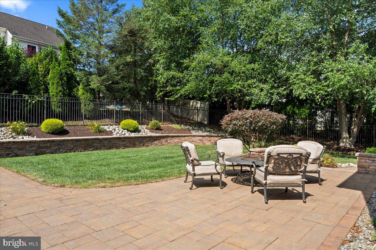 107 COACHLIGHT CIRCLE