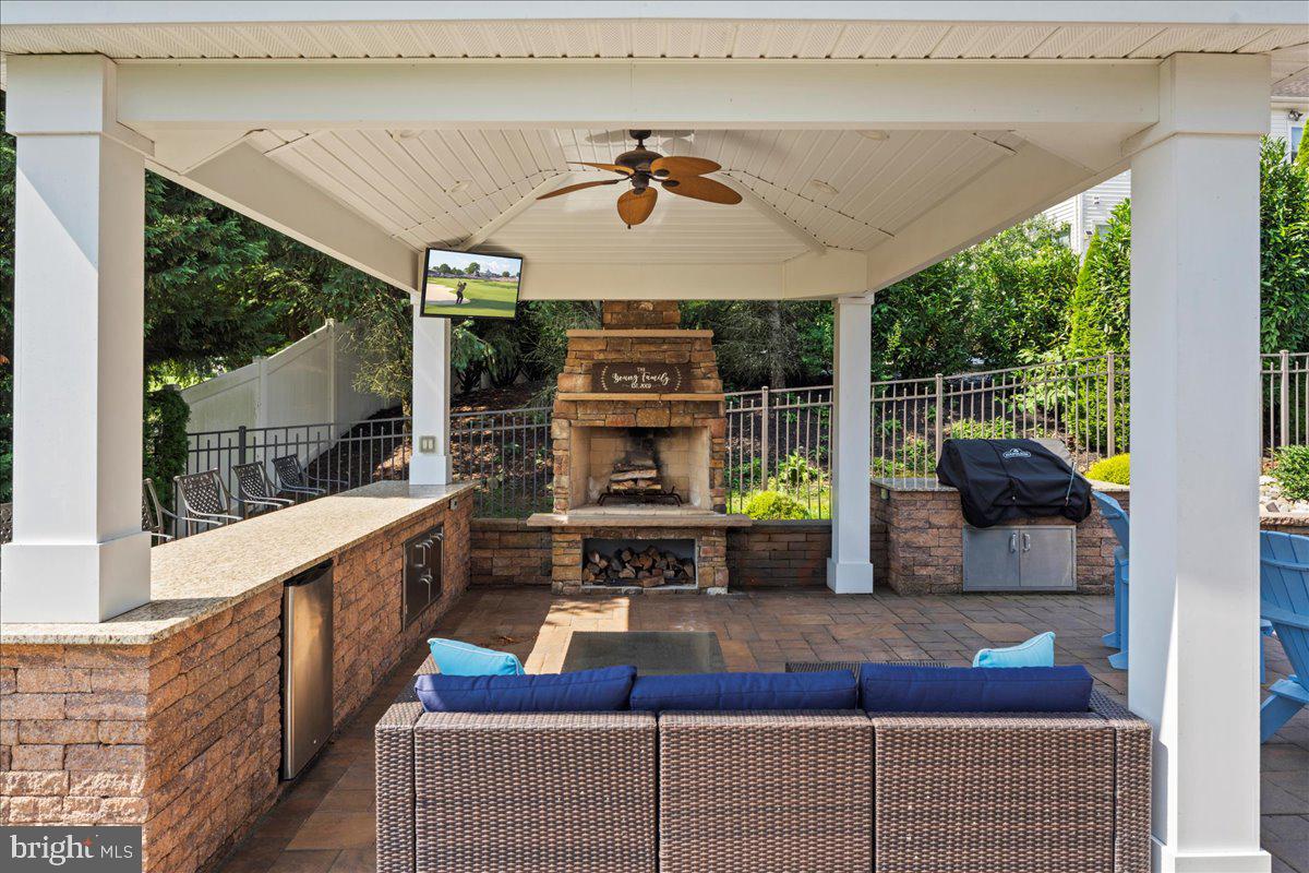 107 COACHLIGHT CIRCLE