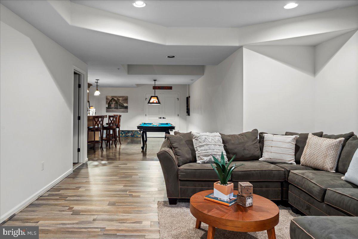 107 COACHLIGHT CIRCLE