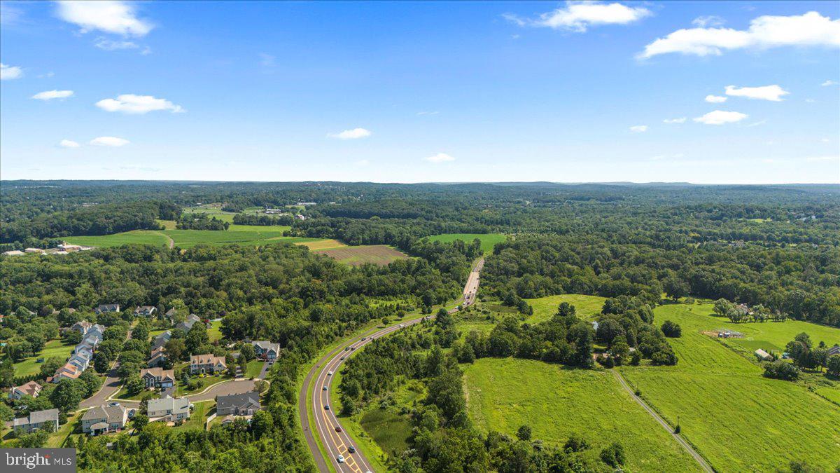 107 COACHLIGHT CIRCLE