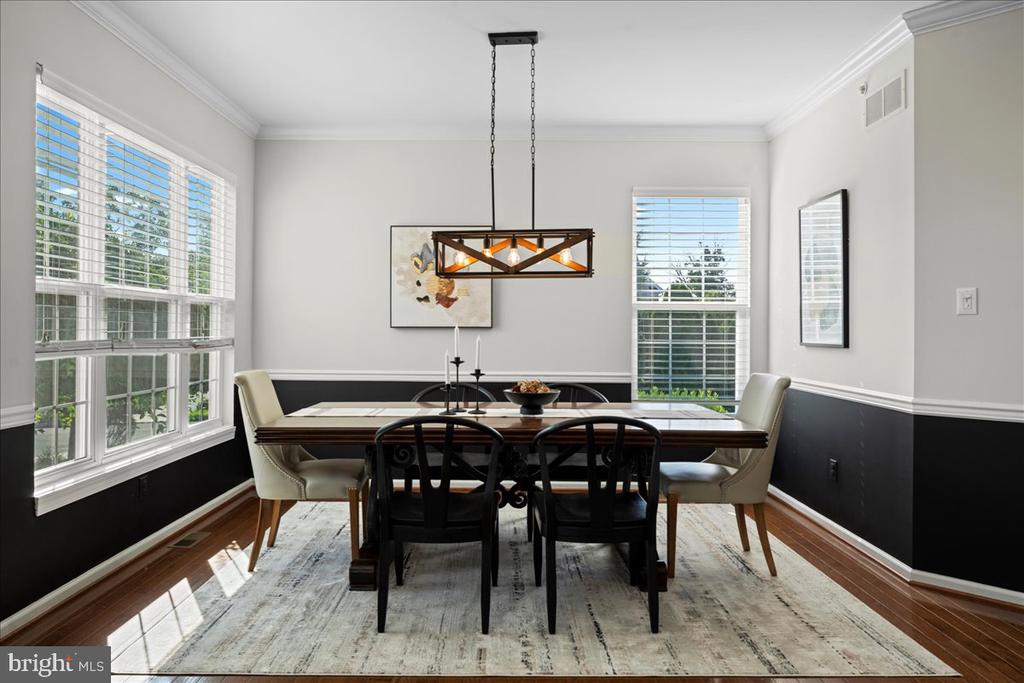 107 COACHLIGHT CIRCLE