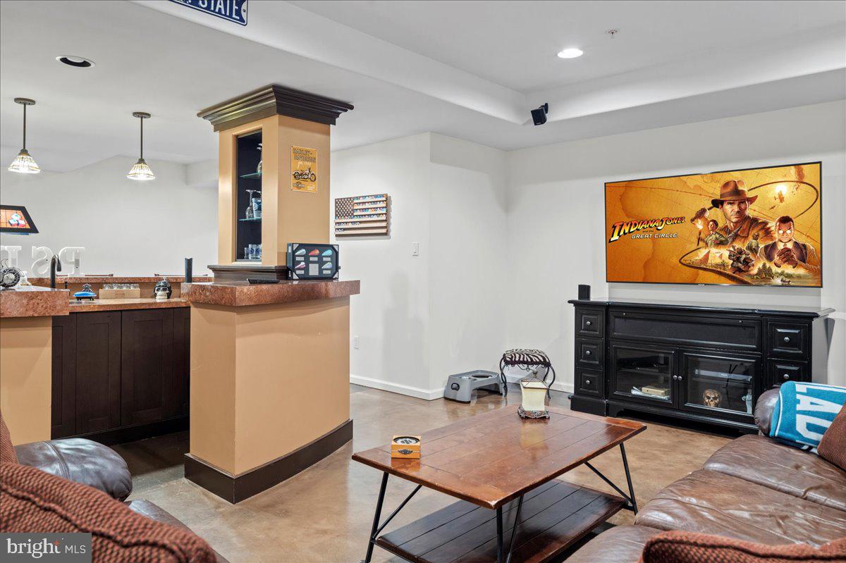 107 COACHLIGHT CIRCLE