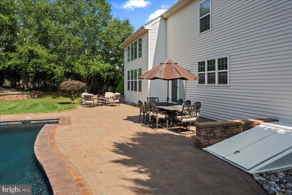 107 COACHLIGHT CIRCLE