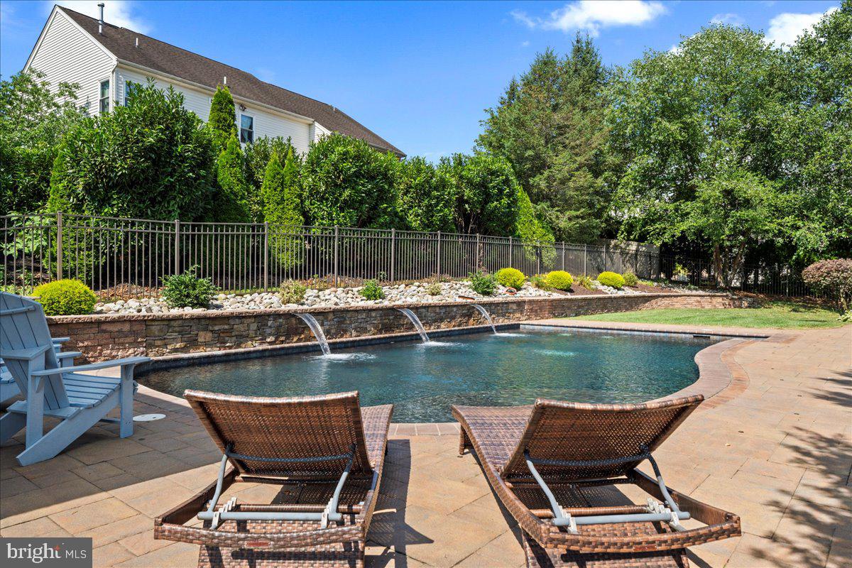 107 COACHLIGHT CIRCLE