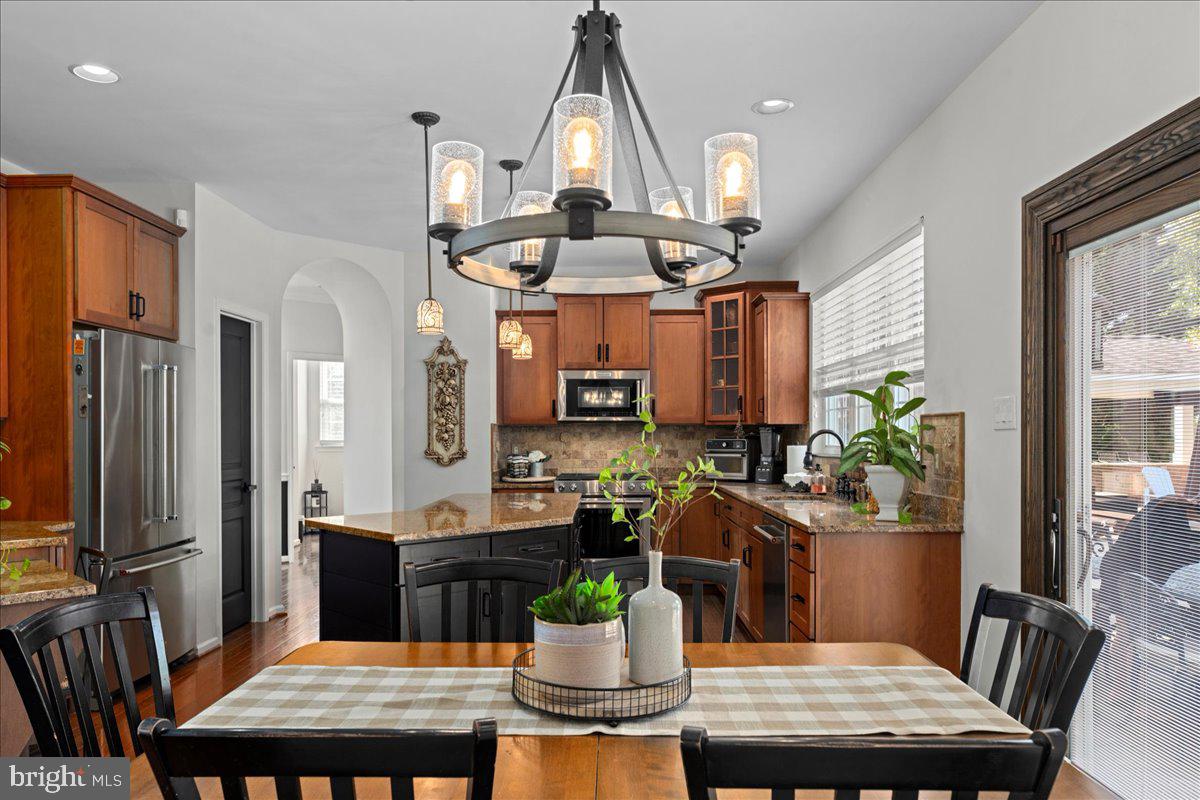 107 COACHLIGHT CIRCLE