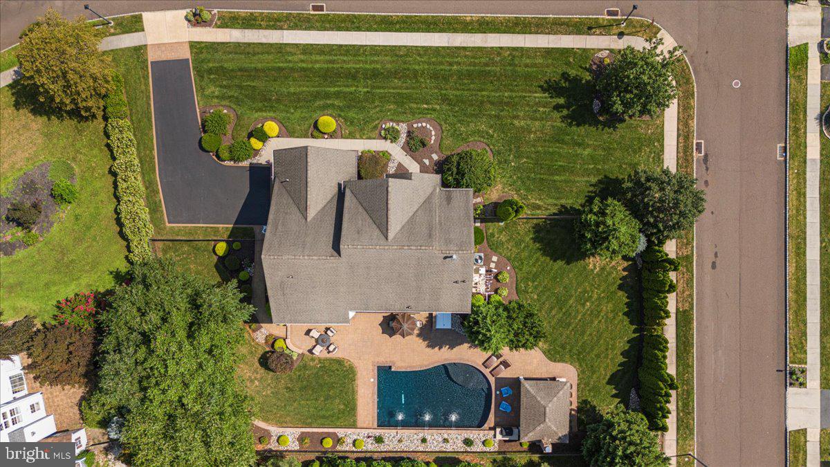 107 COACHLIGHT CIRCLE