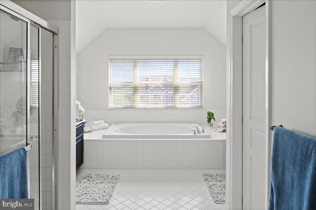 107 COACHLIGHT CIRCLE