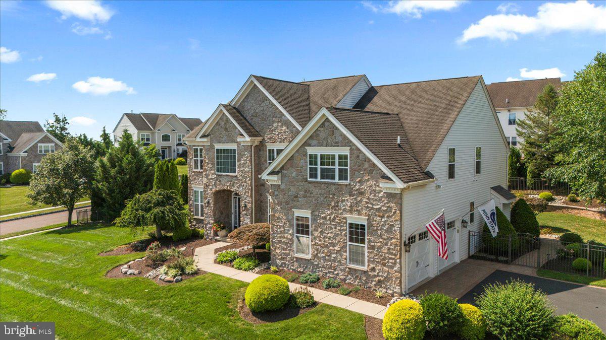 107 COACHLIGHT CIRCLE