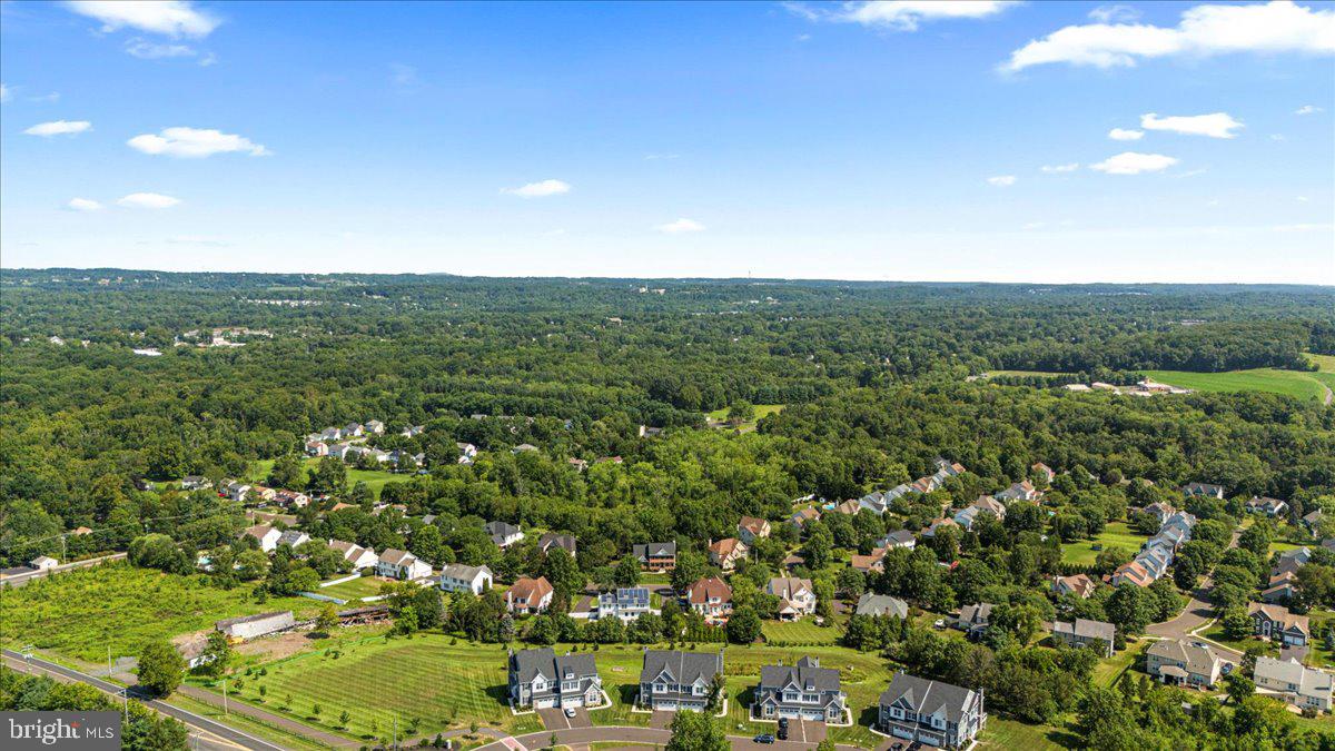 107 COACHLIGHT CIRCLE