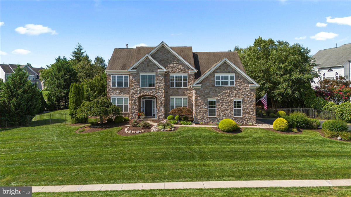 107 COACHLIGHT CIRCLE