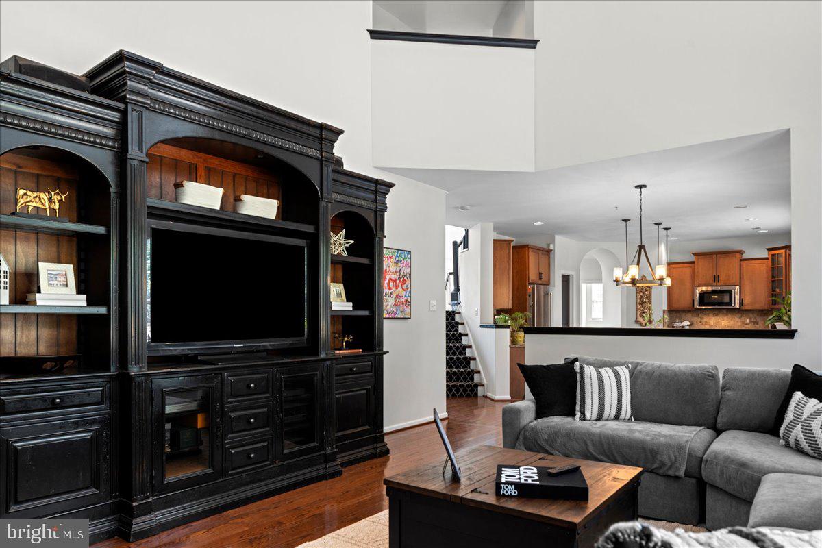 107 COACHLIGHT CIRCLE