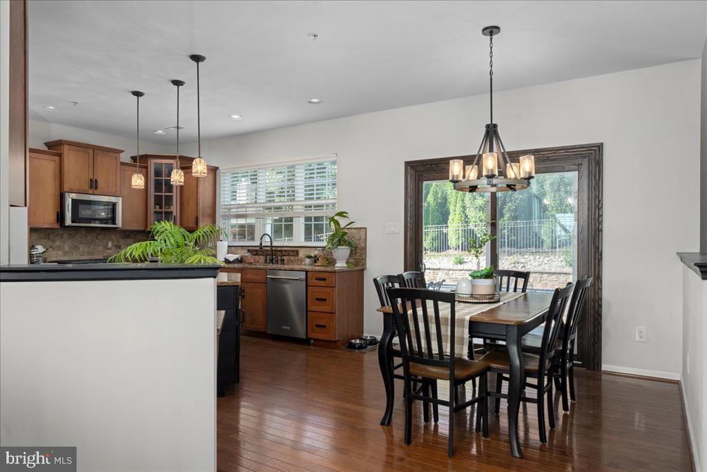 107 COACHLIGHT CIRCLE
