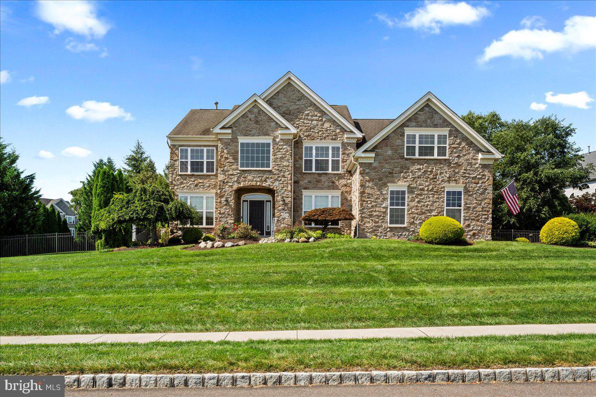 107 COACHLIGHT CIRCLE