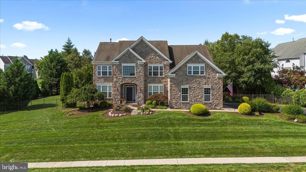 107 COACHLIGHT CIRCLE