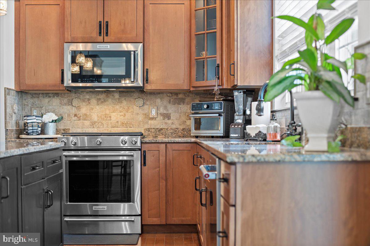 107 COACHLIGHT CIRCLE