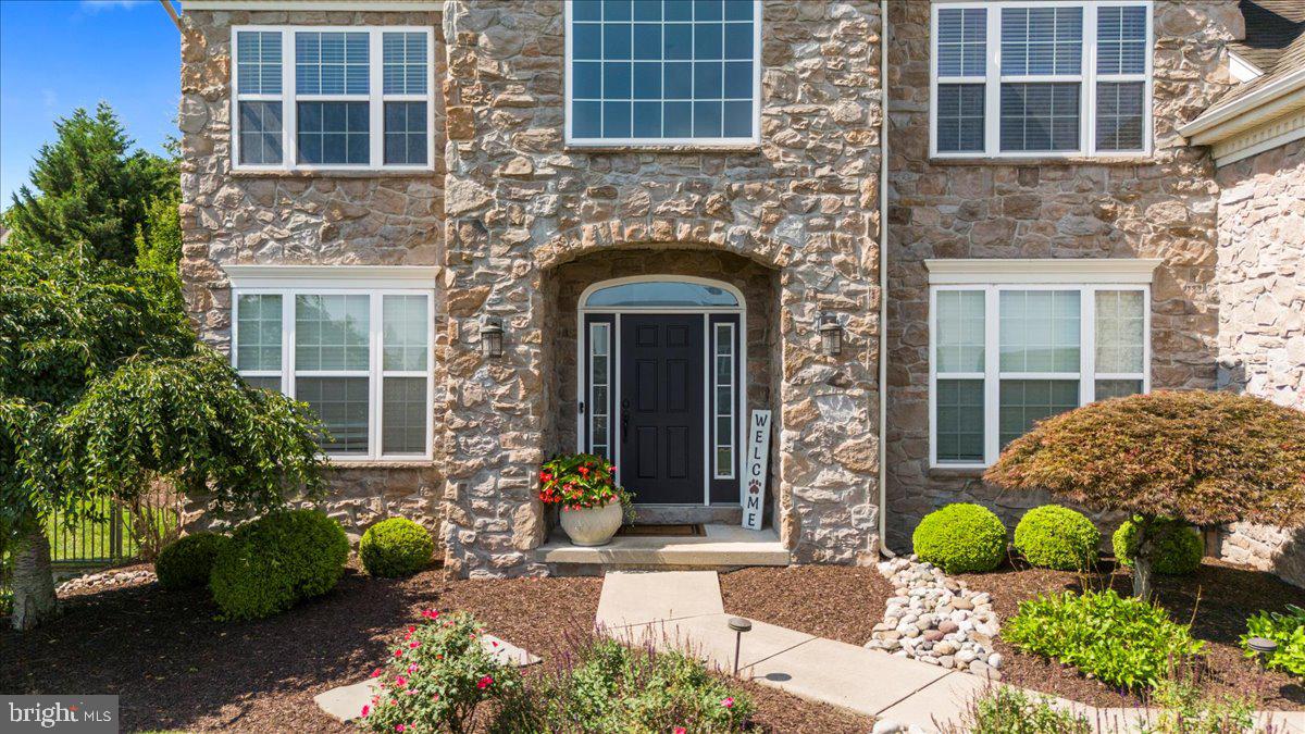 107 COACHLIGHT CIRCLE