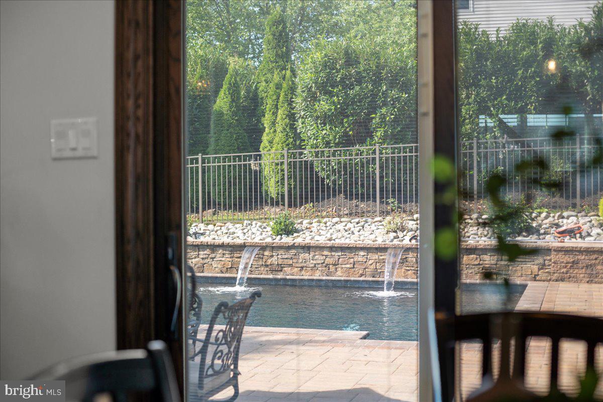 107 COACHLIGHT CIRCLE