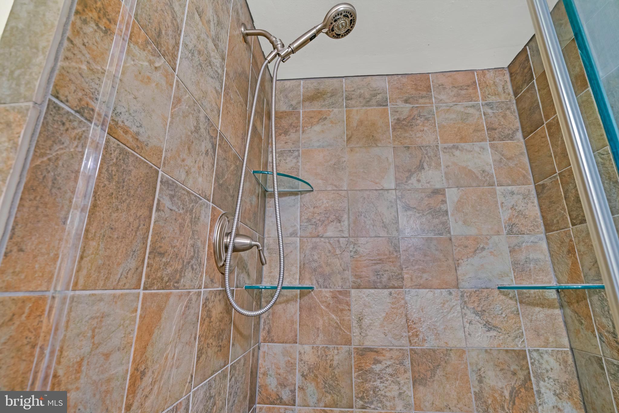 581 NOTTINGHAM DRIVE