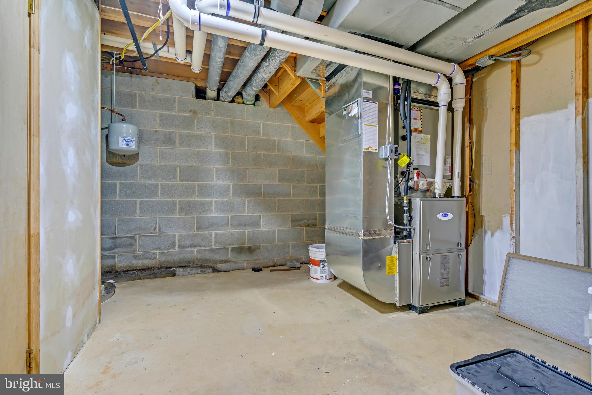 581 NOTTINGHAM DRIVE